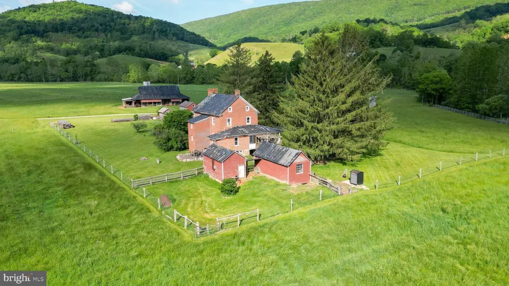 187 LEONARD LANE Franklin, WV 26807