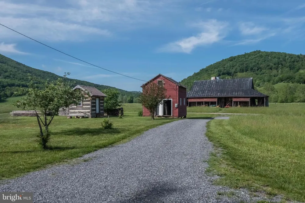 187 LEONARD LANE Franklin, WV 26807
