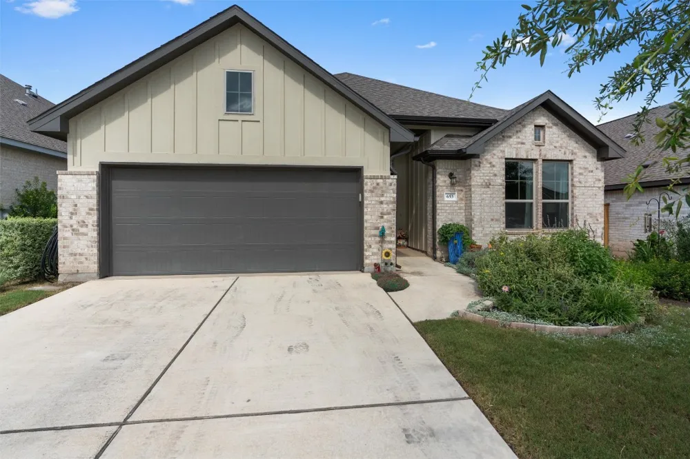 653 Coyote Creek Way Kyle, TX 78640
