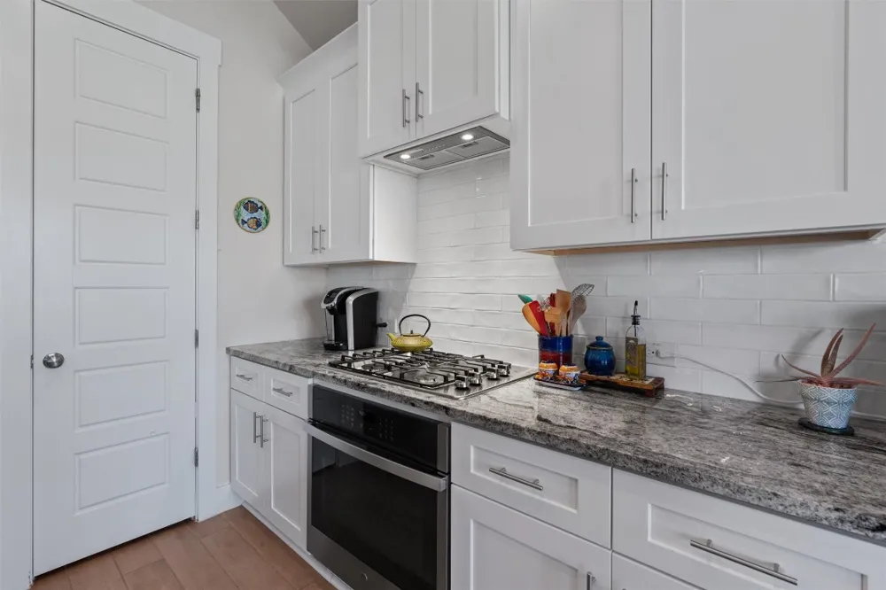 653 Coyote Creek Way Kyle, TX 78640