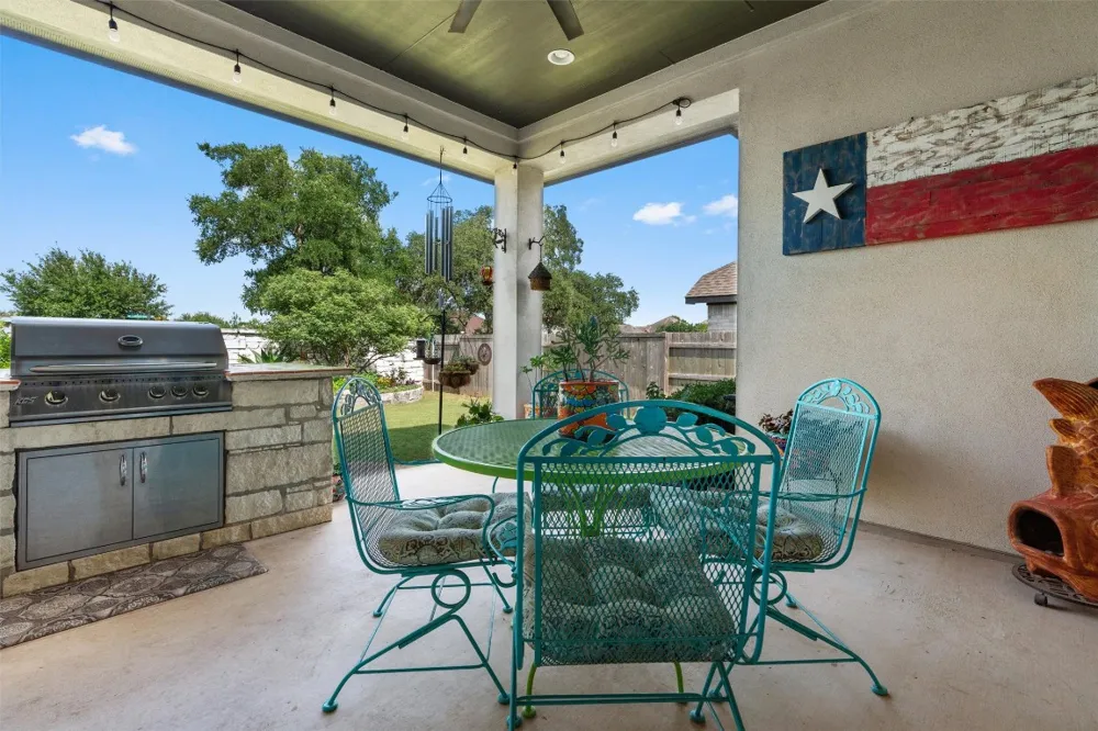 653 Coyote Creek Way Kyle, TX 78640