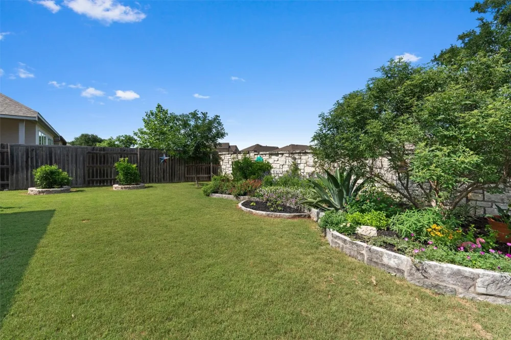 653 Coyote Creek Way Kyle, TX 78640