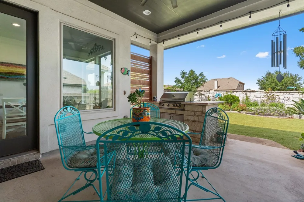 653 Coyote Creek Way Kyle, TX 78640