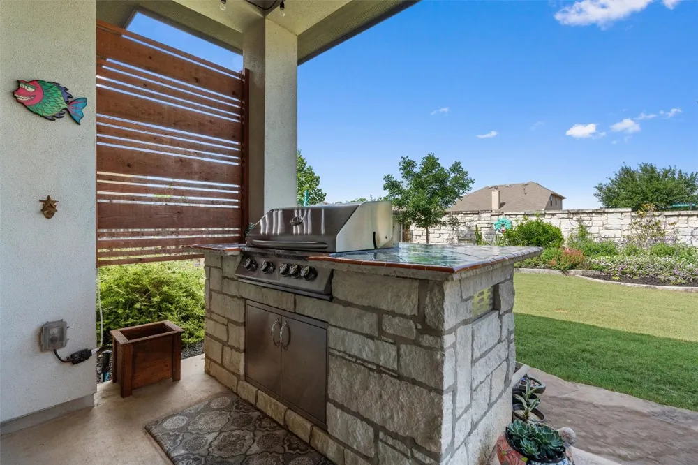 653 Coyote Creek Way Kyle, TX 78640