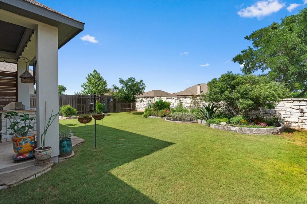653 Coyote Creek Way Kyle, TX 78640
