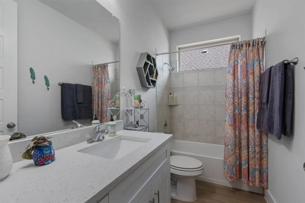653 Coyote Creek Way Kyle, TX 78640