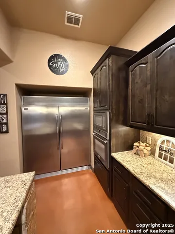 222 Colonial La Vernia, TX 78121