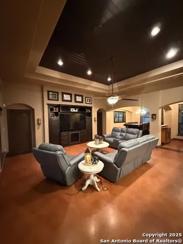 222 Colonial La Vernia, TX 78121
