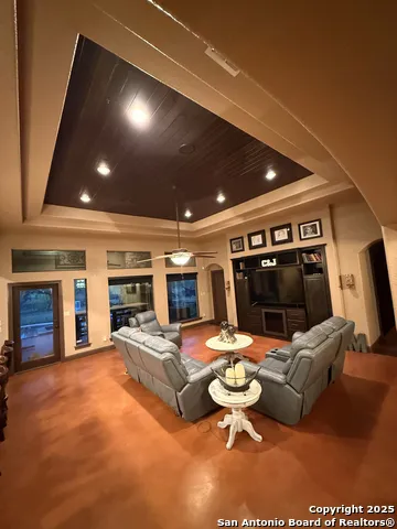 222 Colonial La Vernia, TX 78121