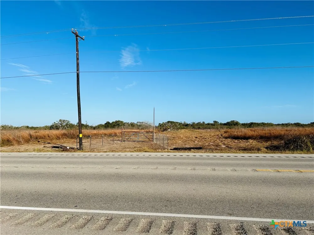 6902 Highway 35 Highway Rockport, TX 78382
