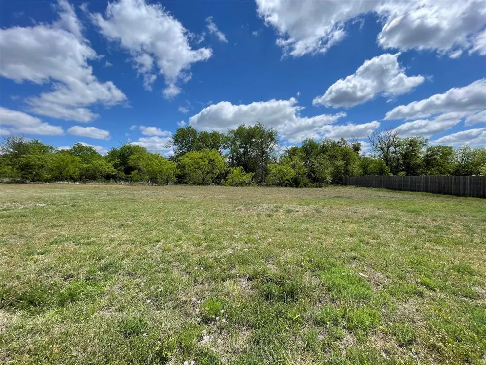 1508 Freedom Goldthwaite, TX 76844