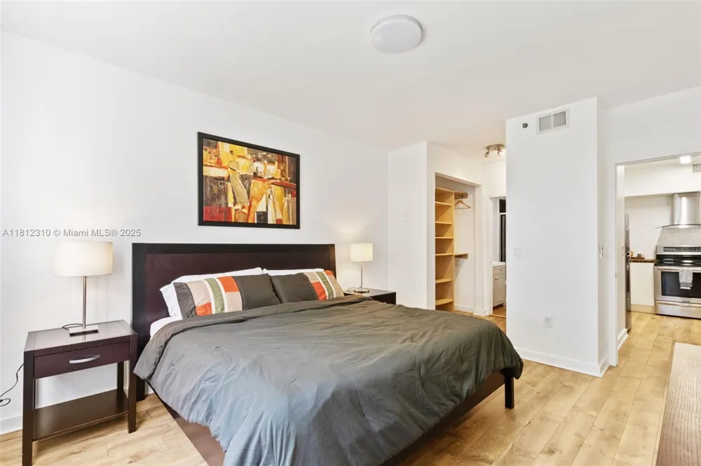 19999 E Country Club Dr #1106 Aventura, FL 33180