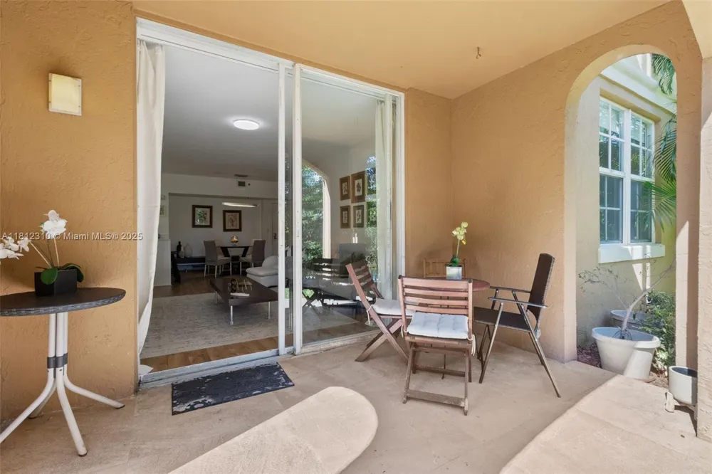 19999 E Country Club Dr #1106 Aventura, FL 33180