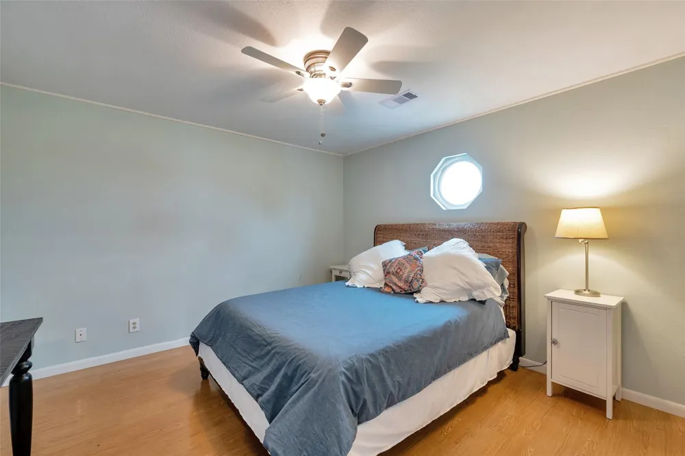 1327 Tiki Drive Tiki Island, TX 77554