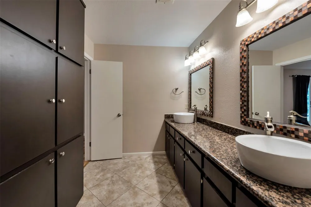1327 Tiki Drive Tiki Island, TX 77554