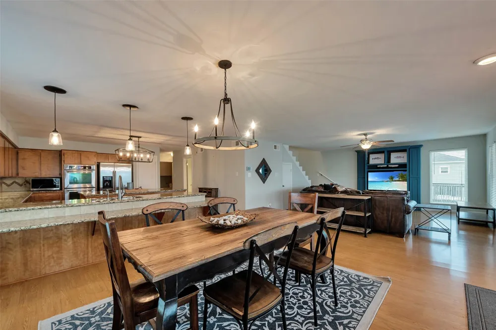 1327 Tiki Drive Tiki Island, TX 77554