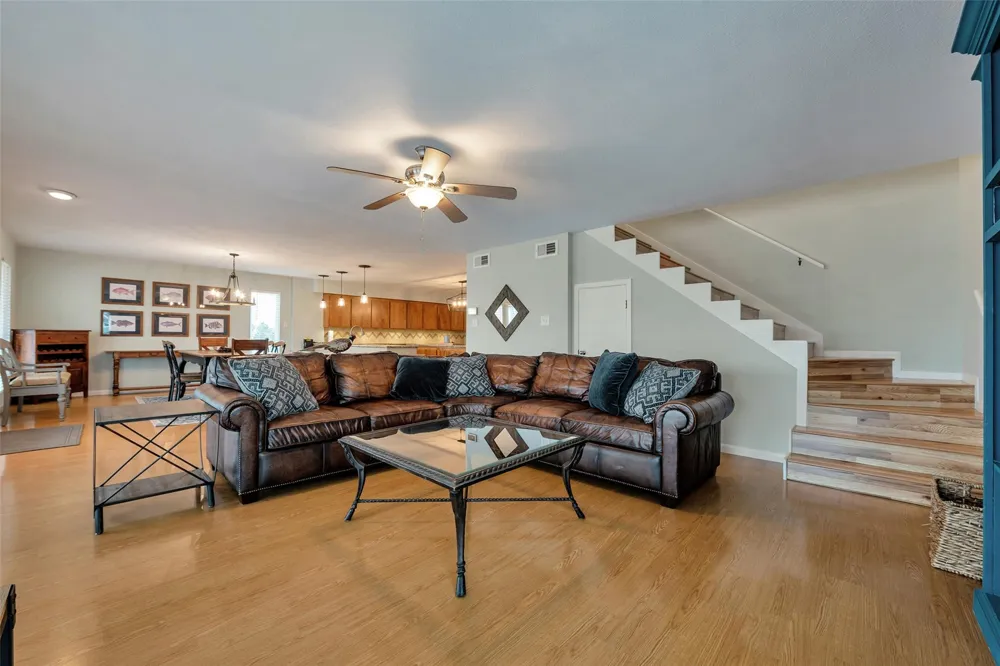 1327 Tiki Drive Tiki Island, TX 77554