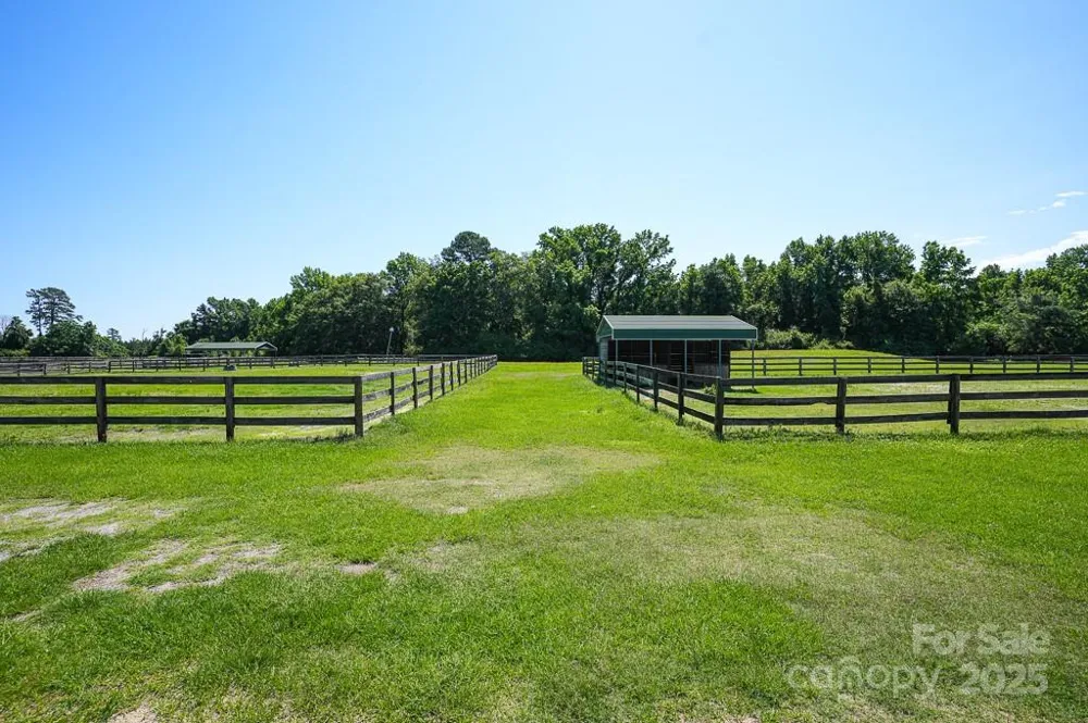9167 Hasty Road Laurinburg, NC 28352