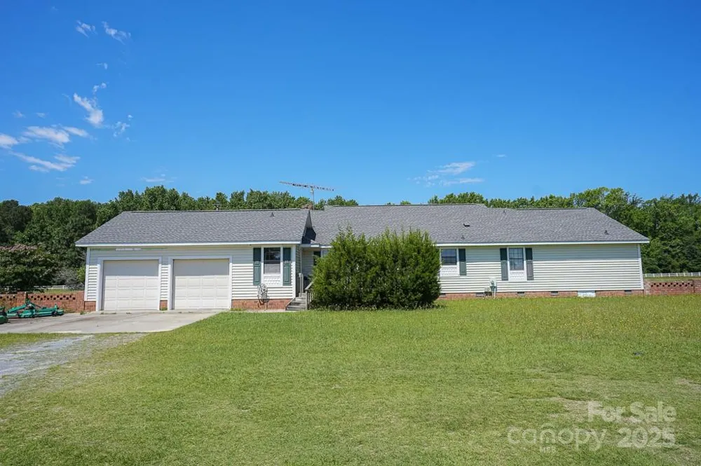 9167 Hasty Road Laurinburg, NC 28352