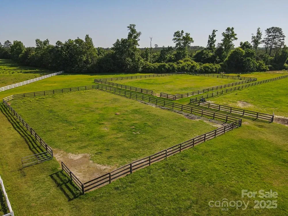9167 Hasty Road Laurinburg, NC 28352
