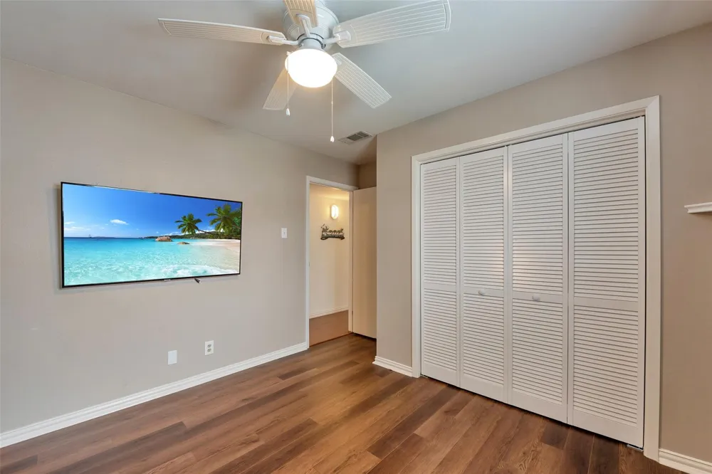 1302 Tiki Drive Tiki Island, TX 77554