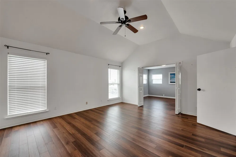 1302 Tiki Drive Tiki Island, TX 77554