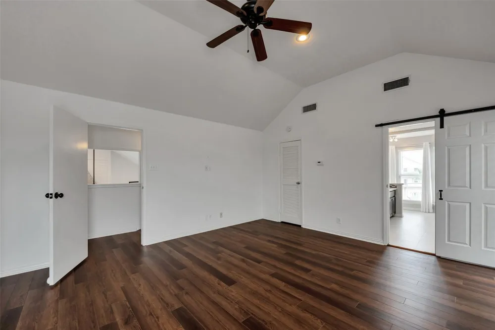 1302 Tiki Drive Tiki Island, TX 77554