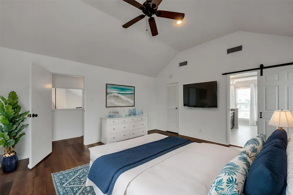 1302 Tiki Drive Tiki Island, TX 77554