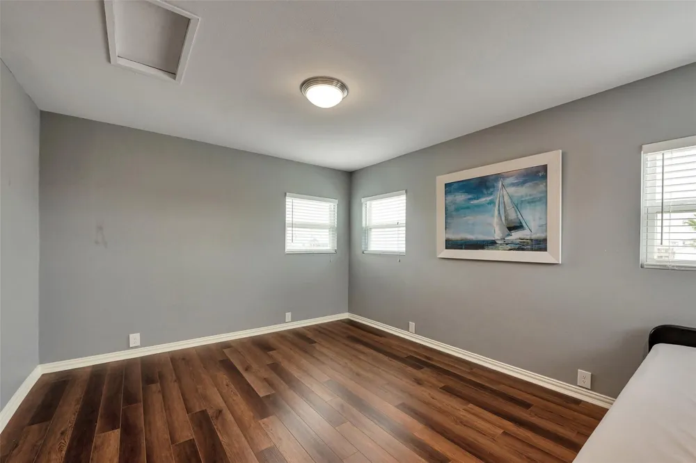 1302 Tiki Drive Tiki Island, TX 77554