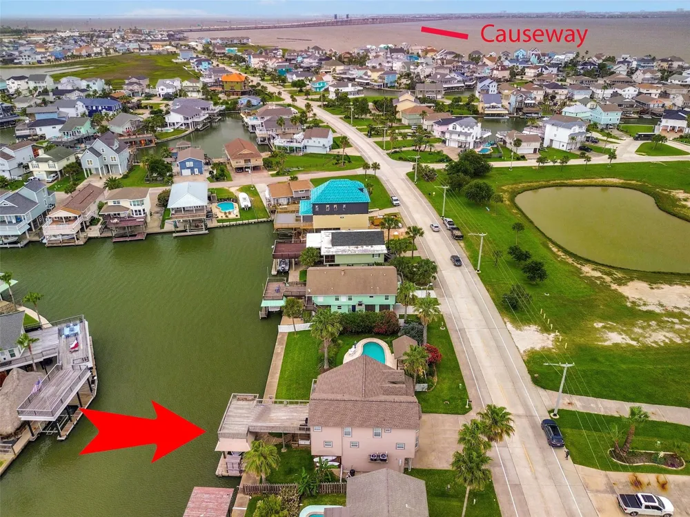 1302 Tiki Drive Tiki Island, TX 77554