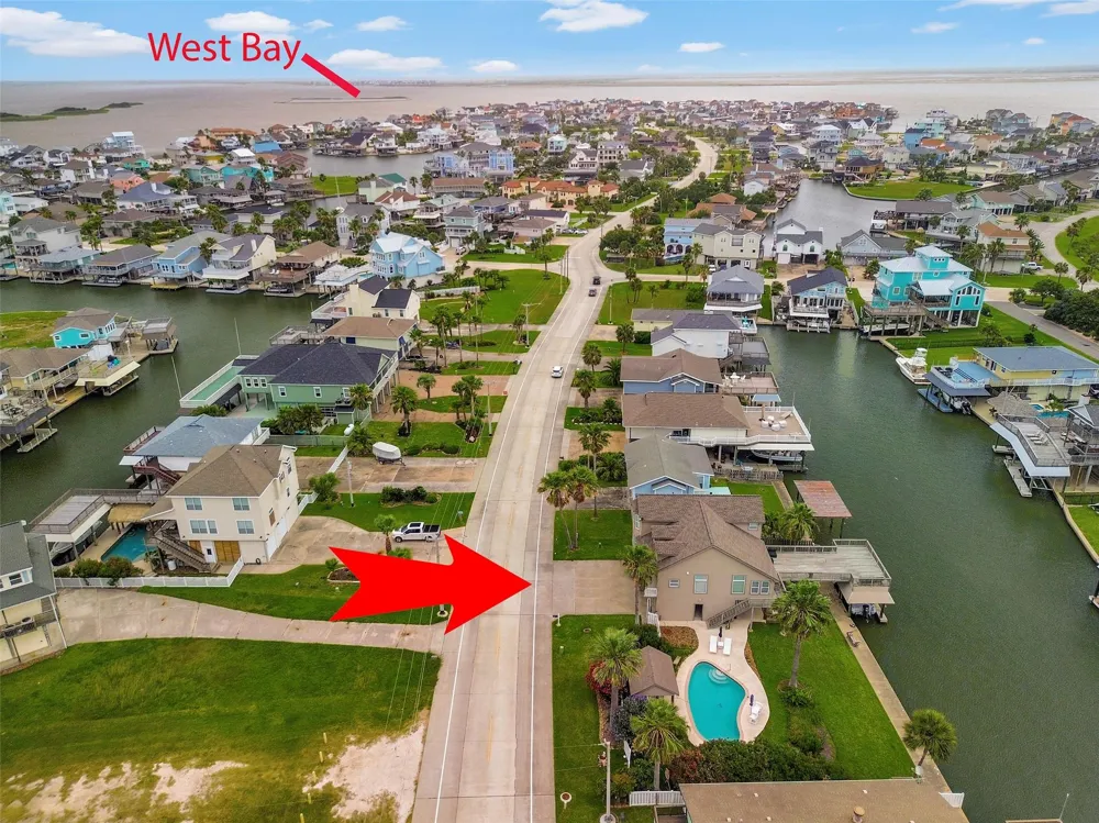 1302 Tiki Drive Tiki Island, TX 77554