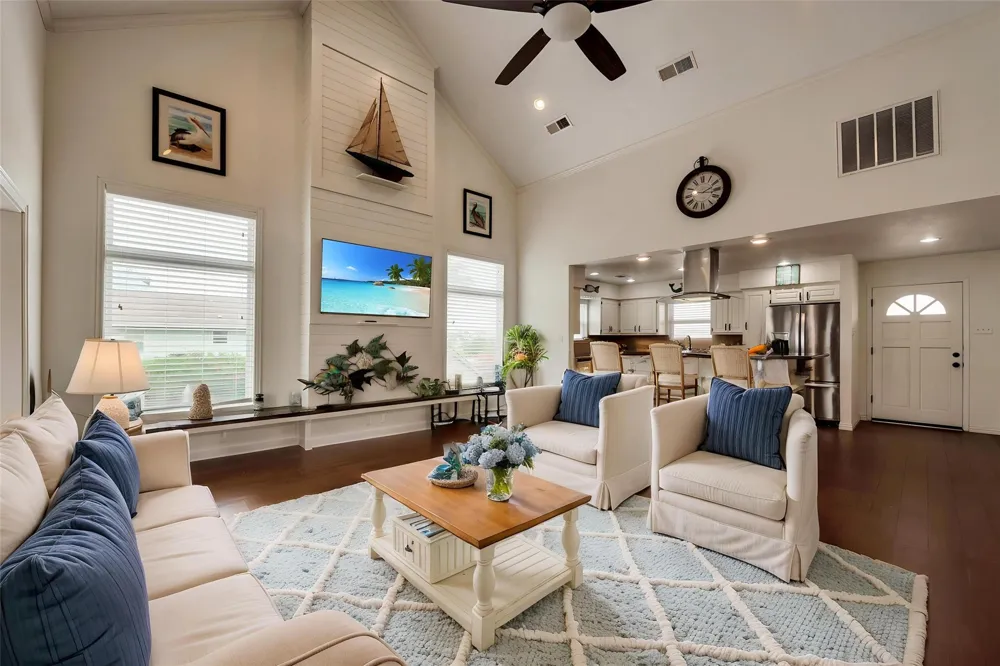 1302 Tiki Drive Tiki Island, TX 77554