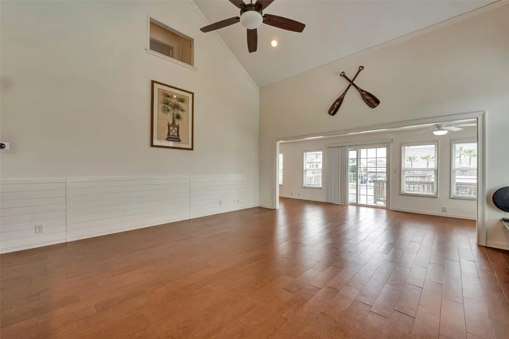 1302 Tiki Drive Tiki Island, TX 77554