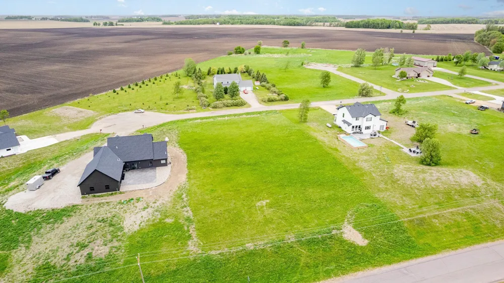 19329 Lake Volney Circle Le Center, MN 56057