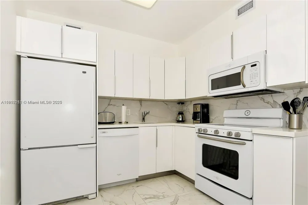 5151 Collins Ave #619 Miami Beach, FL 33140