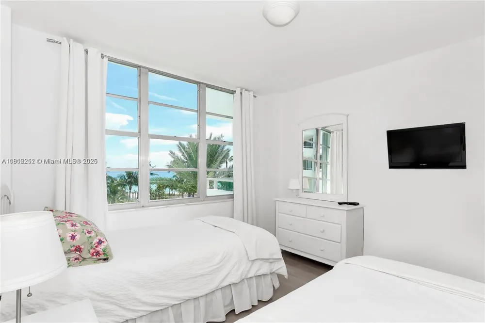 5151 Collins Ave #619 Miami Beach, FL 33140