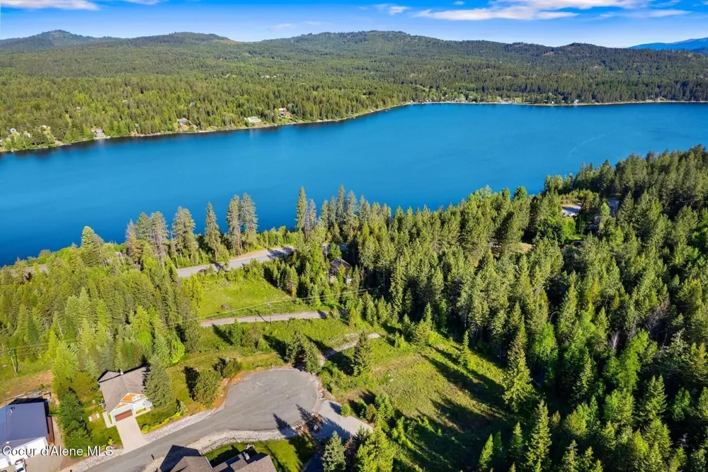 66 Beacon Hill Road Cocolalla, ID 83813