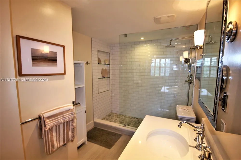 5161 Collins Ave #315 Miami Beach, FL 33140