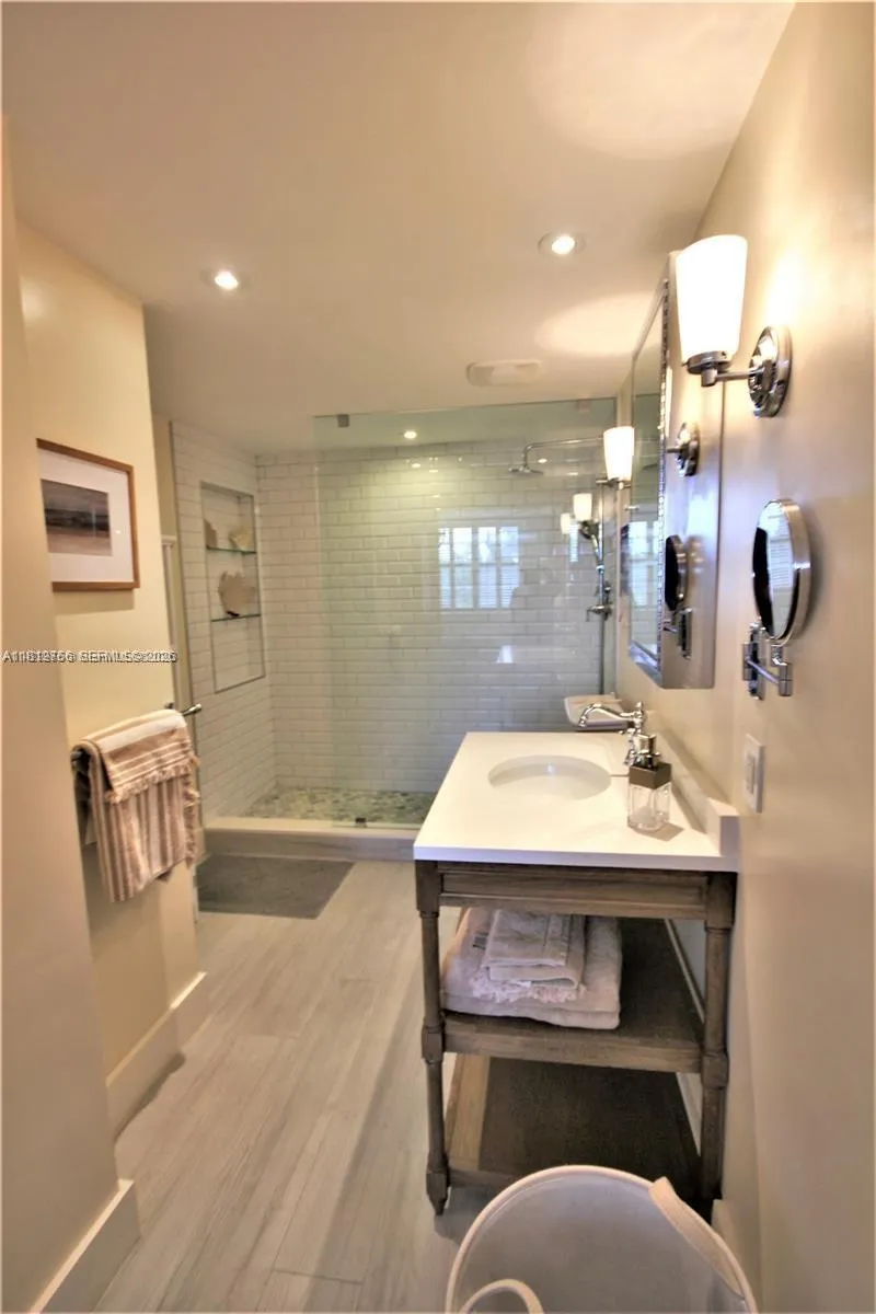 5161 Collins Ave #315 Miami Beach, FL 33140