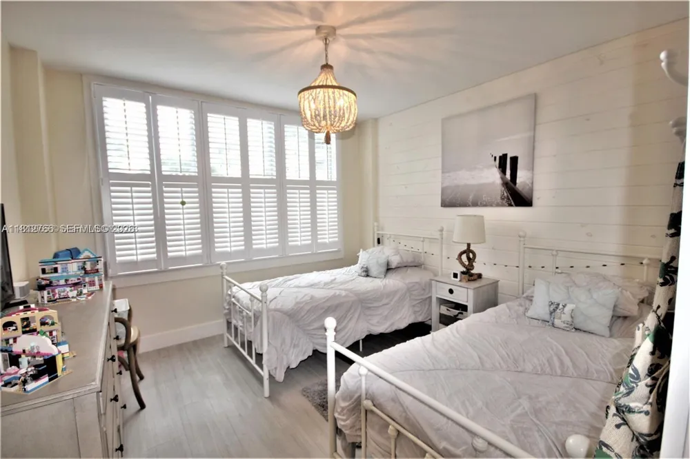5161 Collins Ave #315 Miami Beach, FL 33140