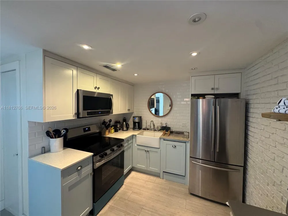 5161 Collins Ave #315 Miami Beach, FL 33140