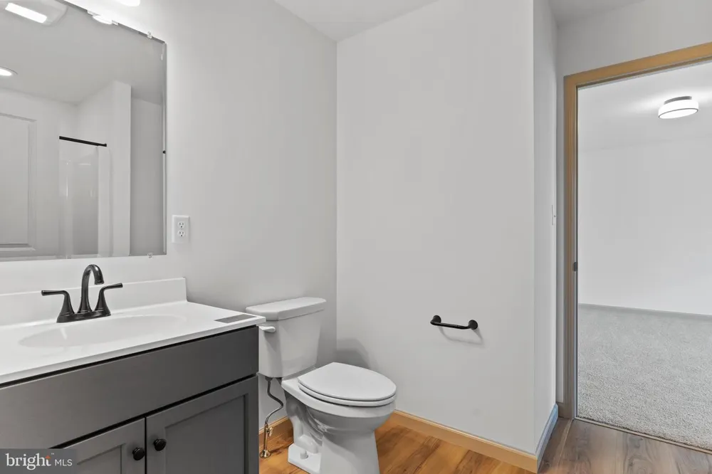 160 HARTFORD DRIVE Middletown, PA 17057