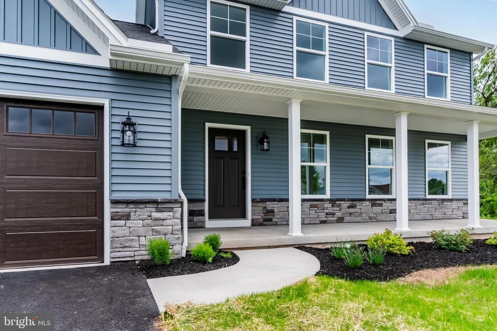160 HARTFORD DRIVE Middletown, PA 17057