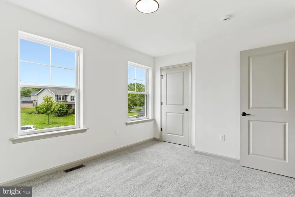 160 HARTFORD DRIVE Middletown, PA 17057