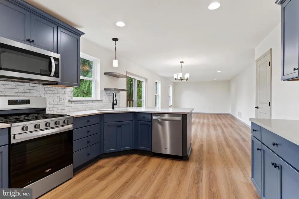 160 HARTFORD DRIVE Middletown, PA 17057