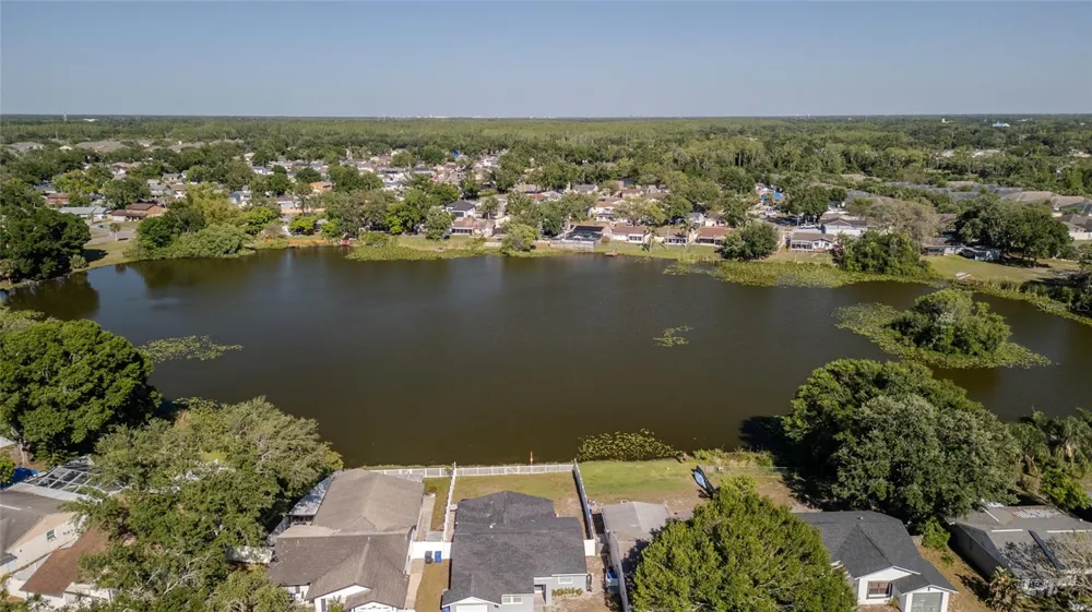 12416 QUEENSLAND LANE Tampa, FL 33625