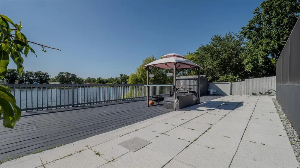 12416 QUEENSLAND LANE Tampa, FL 33625