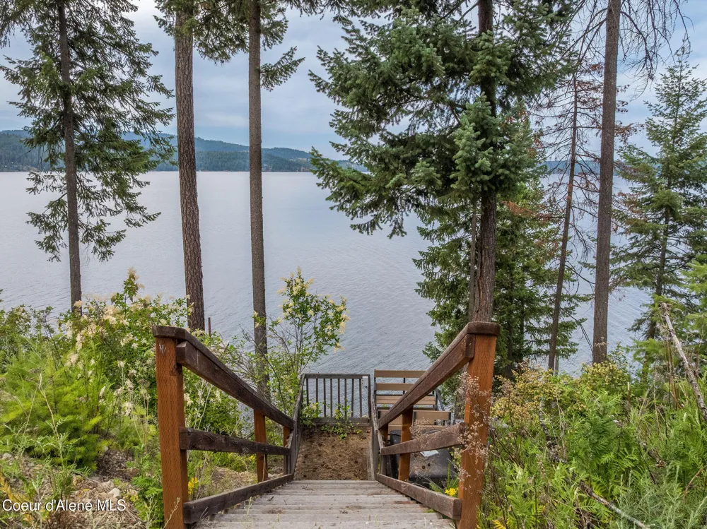 985 E PUGH POINT COURT Harrison, ID 83833