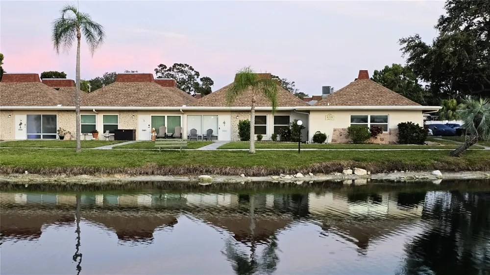 4324 TAHITIAN GARDENS CIRCLE #J Holiday, FL 34691