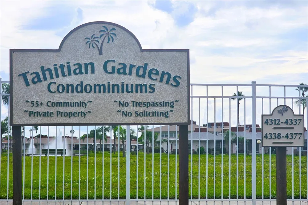 4324 TAHITIAN GARDENS CIRCLE #J Holiday, FL 34691